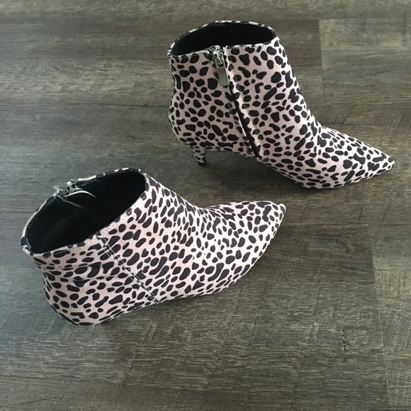 Qupid Ankle Booties Animal Print Kitten Heel-SZ 6 - Picture 2 of 7